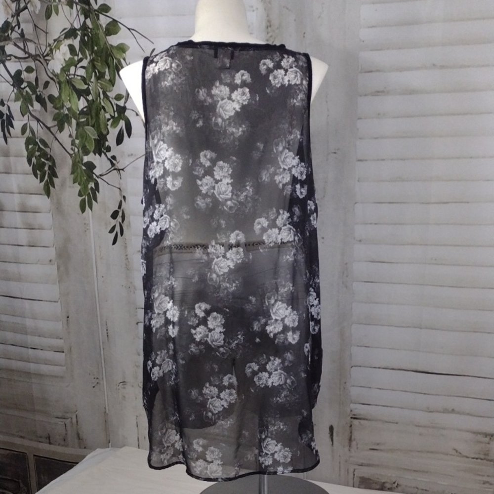 Torrid Graphic Gray and Black Sleeveless Tank Top, Size 2X - Picture 6 of 7